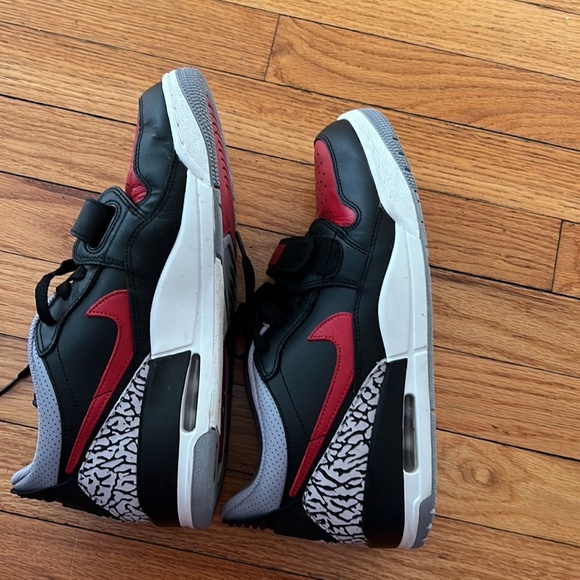 Air Jordan Legacy 312 Low Black Red CD7069 006 - Picture 2 of 3